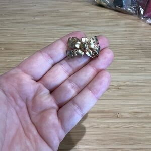 Elegant Gold Bow Brooch